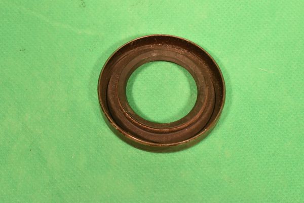 Getriebesimerring Hauptwelle vorne 124