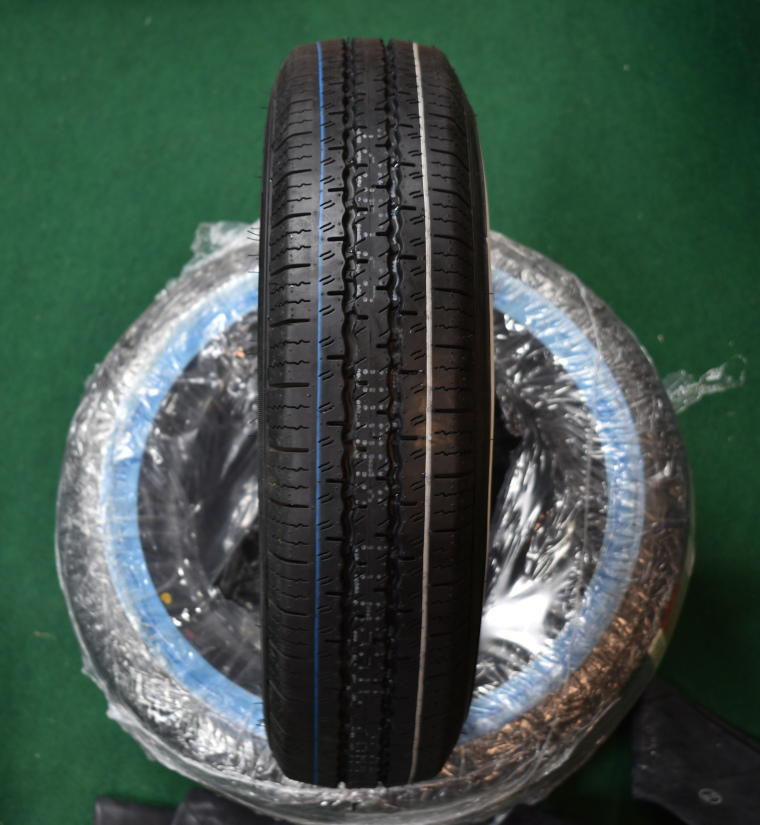 Reifen 125 R 12 Weißwand Set Versandkostenfrei