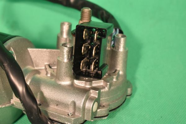 Wischermotor (mit 6 Kabelanschlüssen) X1/9