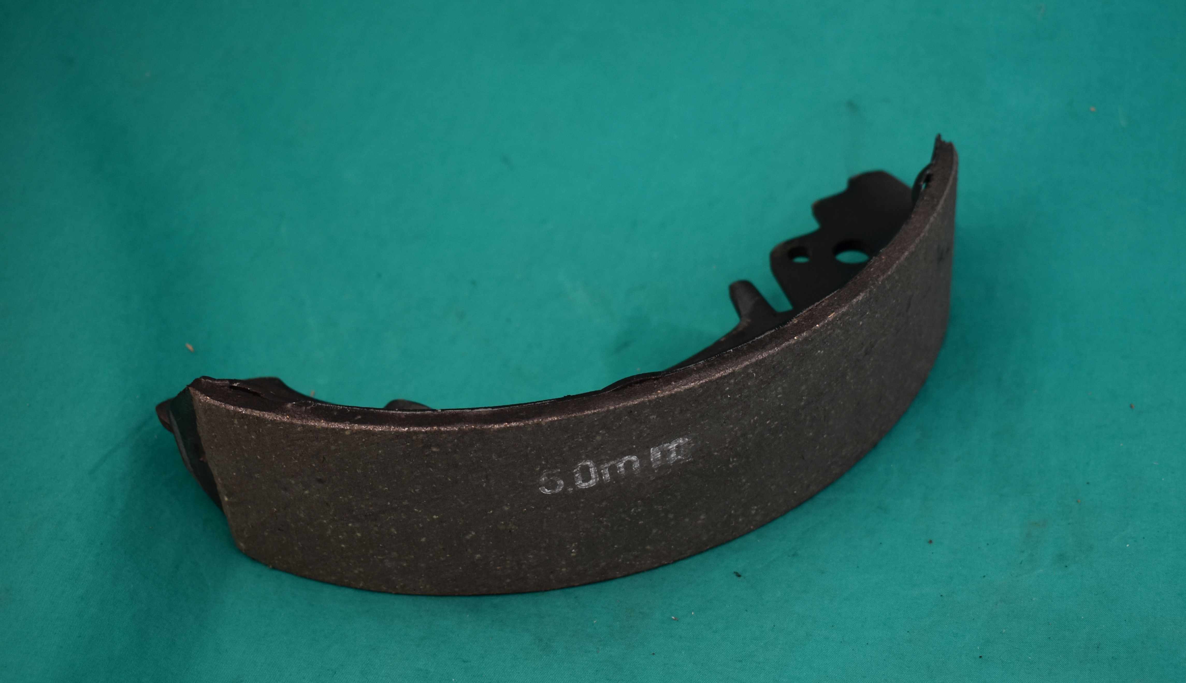 Satz Bremsbacke hinten 1300/1500/C 2.Serie AT