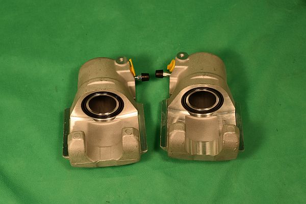 Satz Bremssättel Fiat 124 vorne NEU